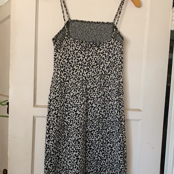 Leopard print dress with split - Picture 3 of 7